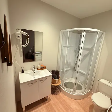 Le Vic De Lomagne לינה וארוחת בוקר *