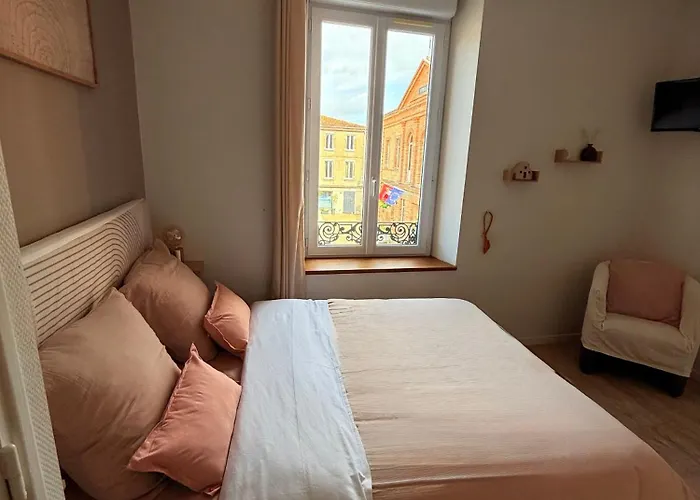 Le Vic De Lomagne Bed & Breakfast